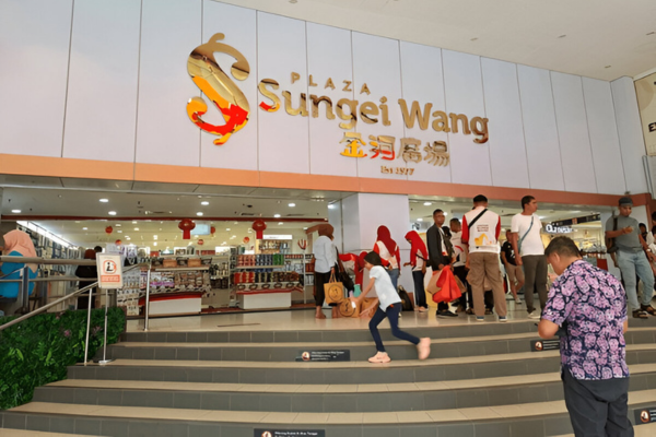 Sungei Wang Plaza is good for budget-friendly shopping in Kuala Lumpur.