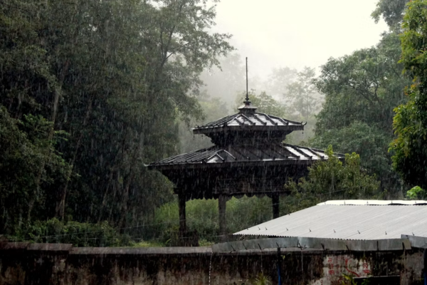 Summer and Monsoon (June to August): Green but Challenging