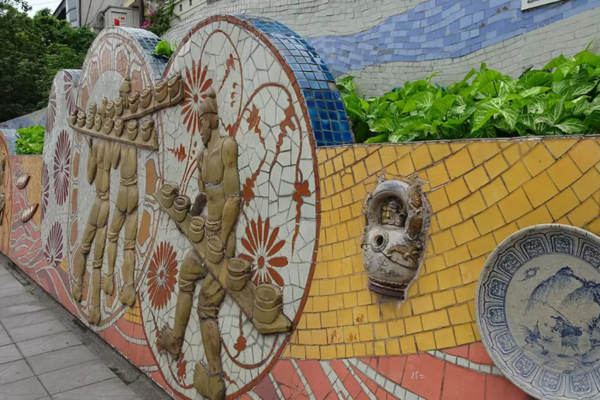source: vietnamtravel (Ceramic Mosaic Mural - things to do in Hanoi)