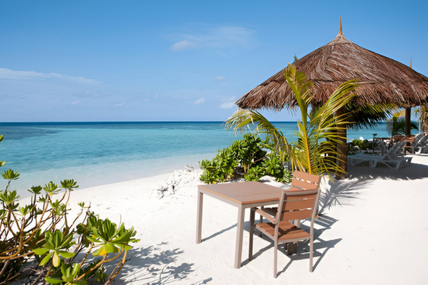 A cozy, tropical setting at the Thinadhoo beach.