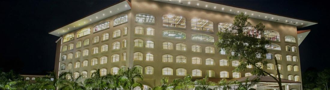 Grand Sultan Tea Resort (at night)