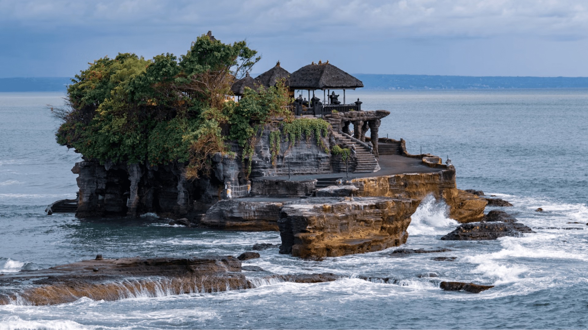 বালিতে ভ্রমণের জন্য সেরা হোটেল ও ফ্লাইট সমূহ