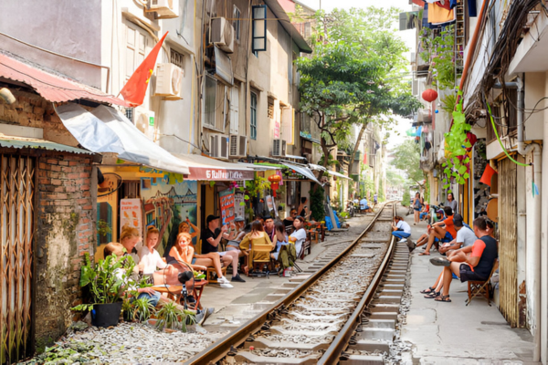 (Spend time at the Hanoi Train Street - things to do in Hanoi)