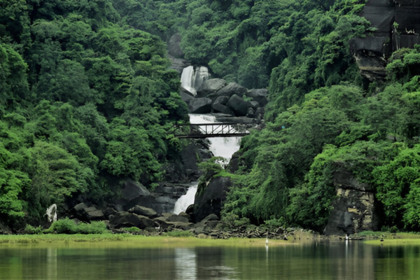 The rare beauty of Pangthumai Waterfall in Sylhet.
