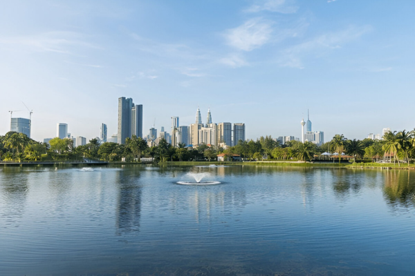 Titiwangsa is a lake that is situated in Kuala Lumpur.