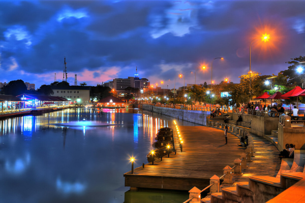 In the Pettah Market of Colombo, you will immerse yourself in the essence of South Asia.