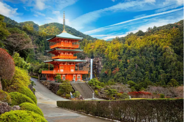 source: blog.sakura (Perfume Pagoda - things to in Hanoi)