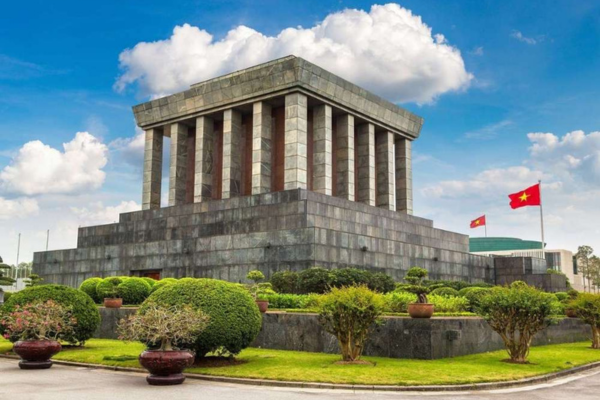 source: sanhotelseries (ho chi minh mausoleum - things to do in Hanoi)