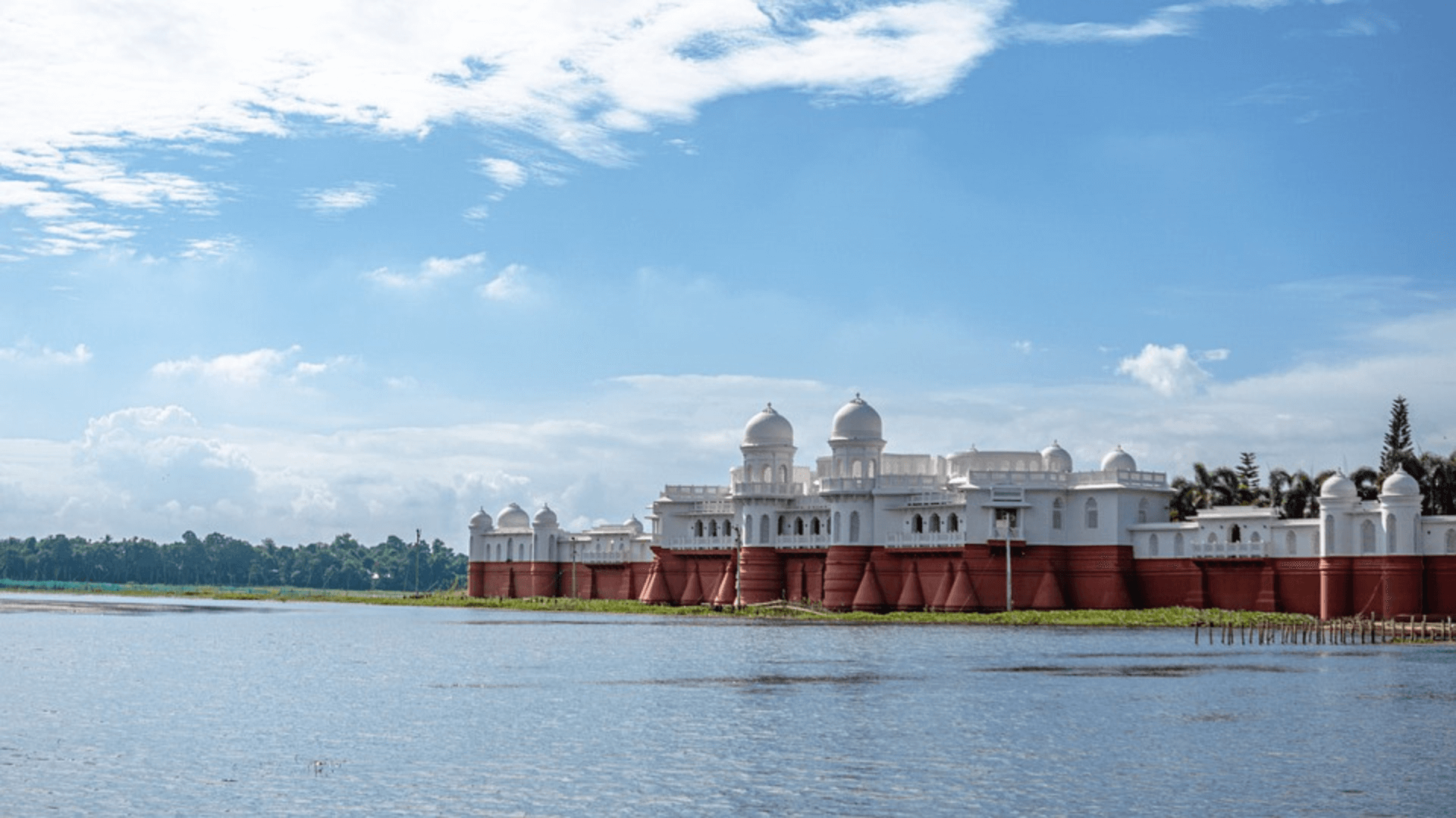 আগরতলা ভ্রমণ গাইড: কোন হোটেলে থাকবেন, ঢাকা থেকে কিভাবে যাবেন, ও কোথায় ঘুরবেন