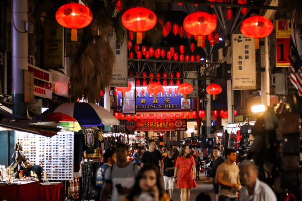 Petaling Street Night Market should not be missed by people looking for nightlife spots in KL.